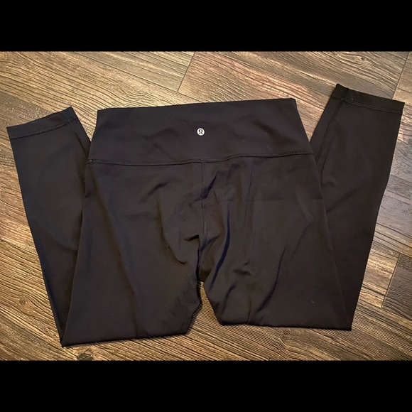 lululemon athletica Pants - Lululemon 25” Inseam Wunder Under Leggings